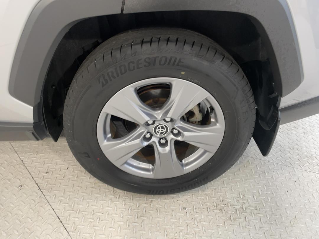 Photo '11' of Toyota Rav4
