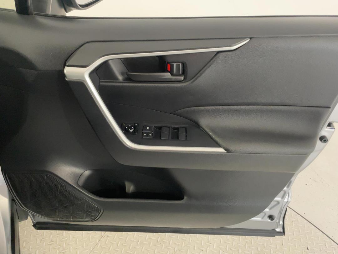 Photo '15' of Toyota Rav4