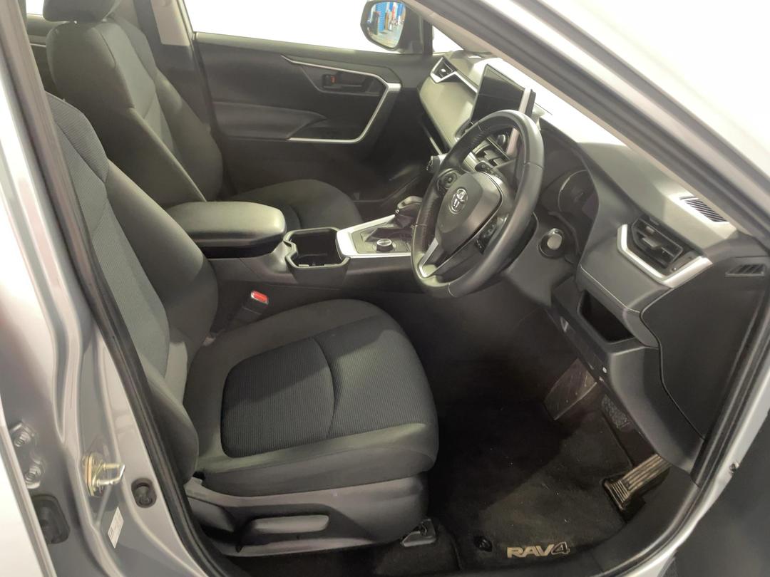 Photo '16' of Toyota Rav4