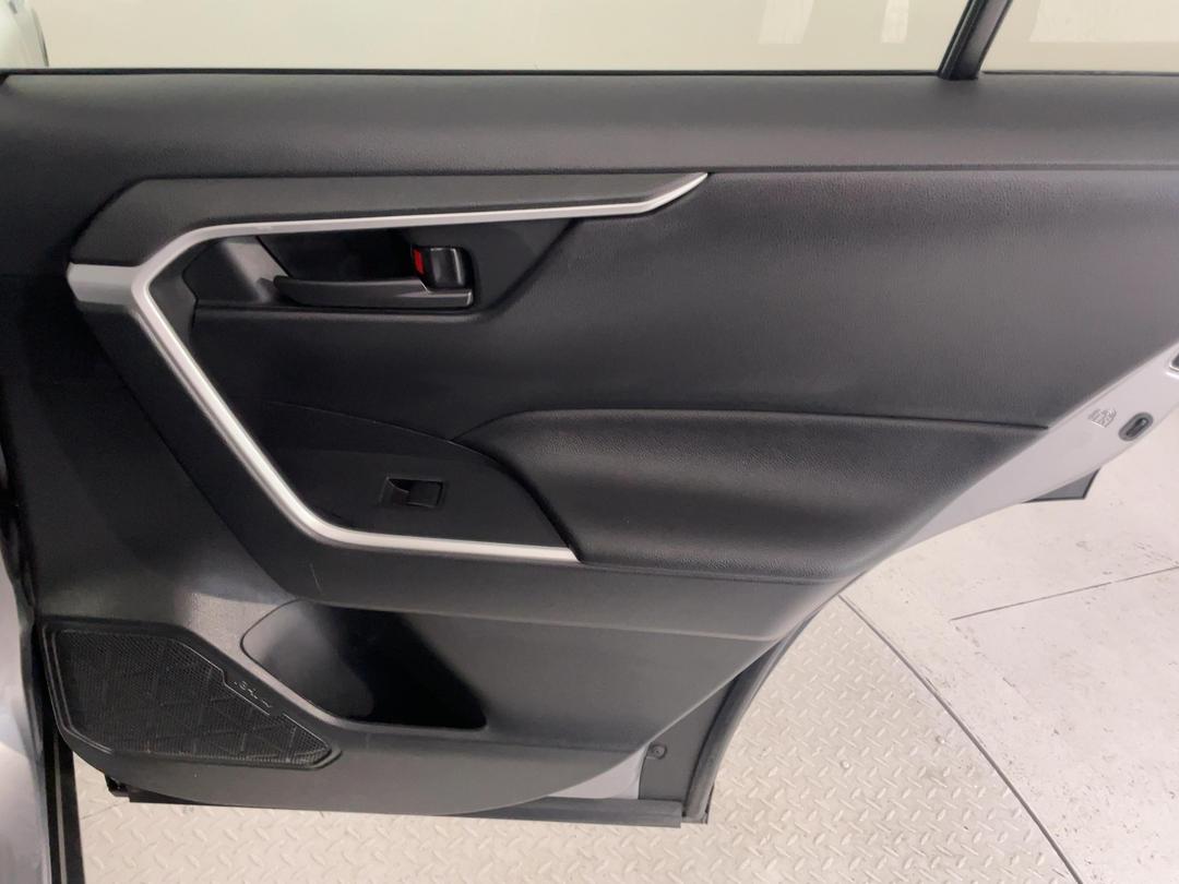 Photo '19' of Toyota Rav4