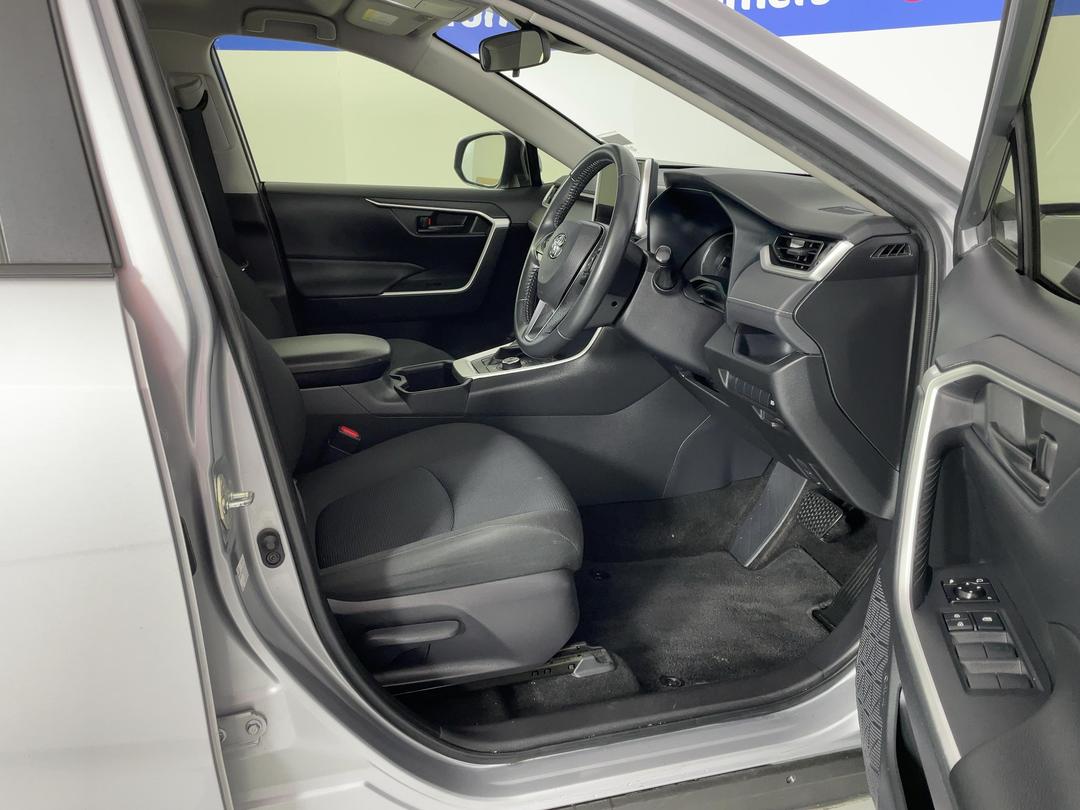 Photo '16' of Toyota Rav4