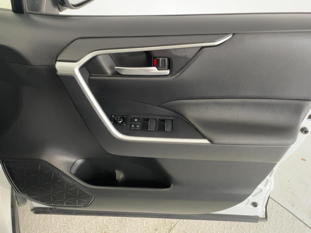 Photo '15' of Toyota Rav4