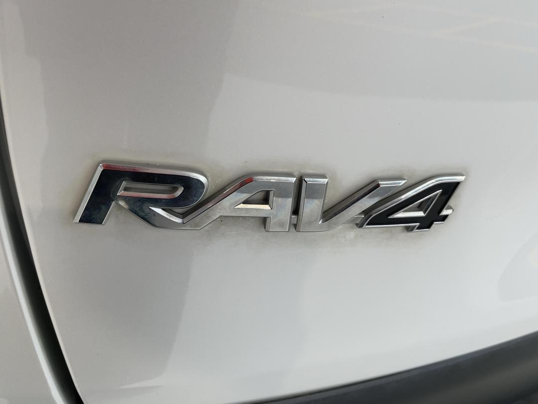 Photo '37' of Toyota Rav4