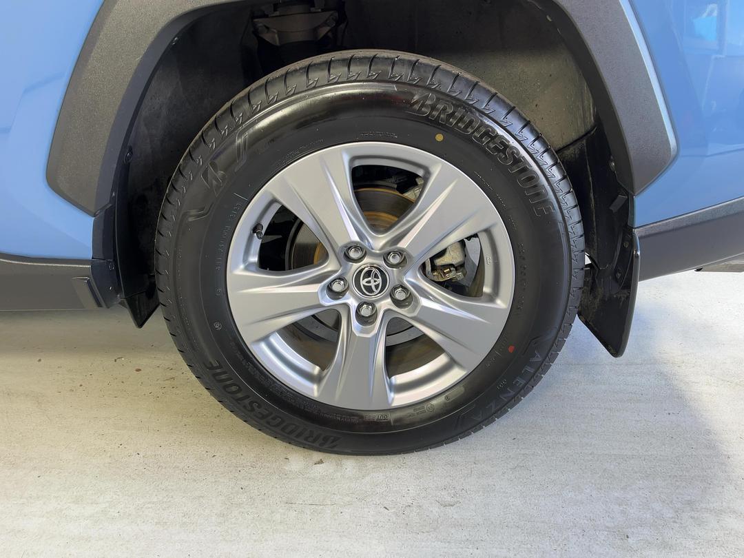Photo '11' of Toyota Rav4