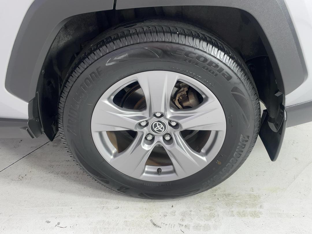 Photo '11' of Toyota Rav4