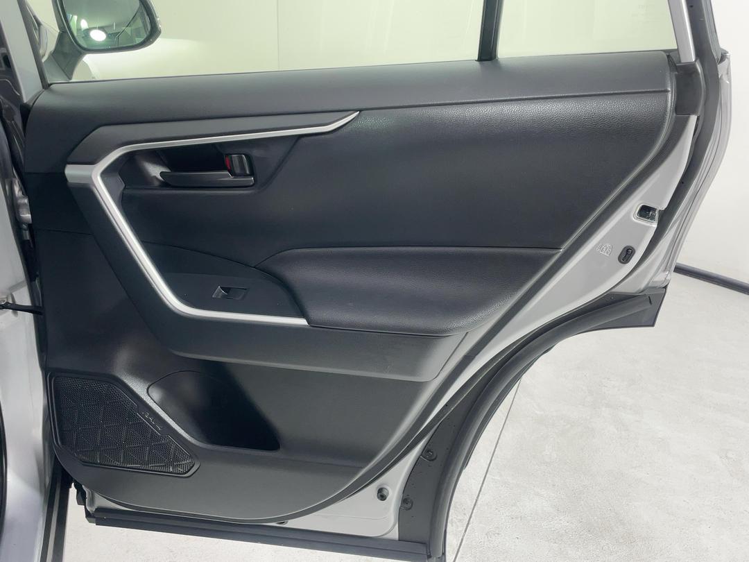 Photo '19' of Toyota Rav4
