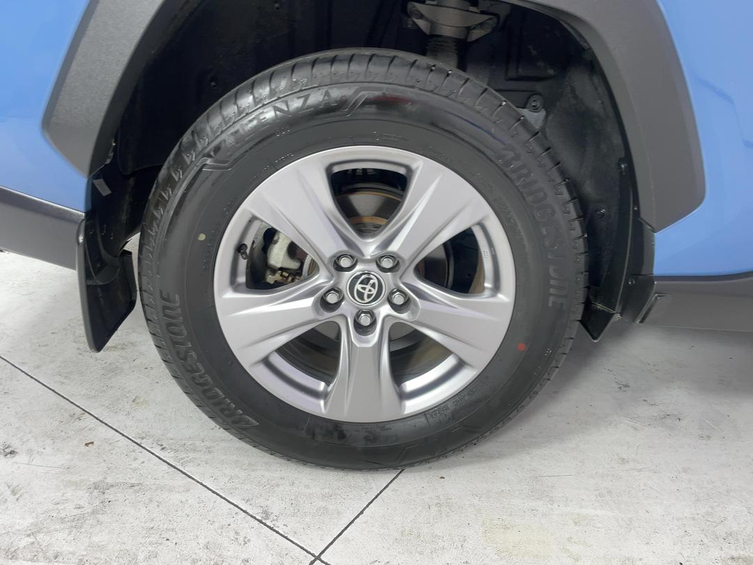 Photo '12' of Toyota Rav4