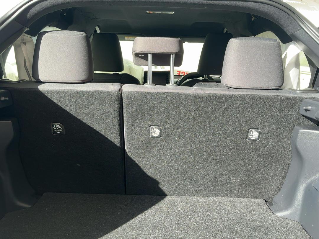 Photo '9' of Toyota Yaris GX