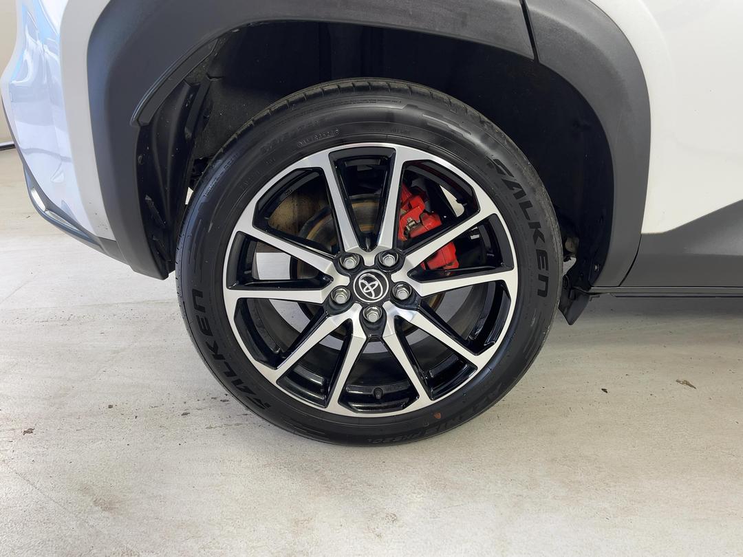 Photo '12' of Toyota Yaris Cross