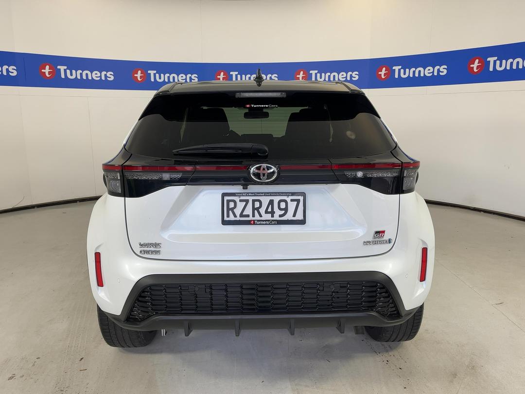 Photo '6' of Toyota Yaris Cross