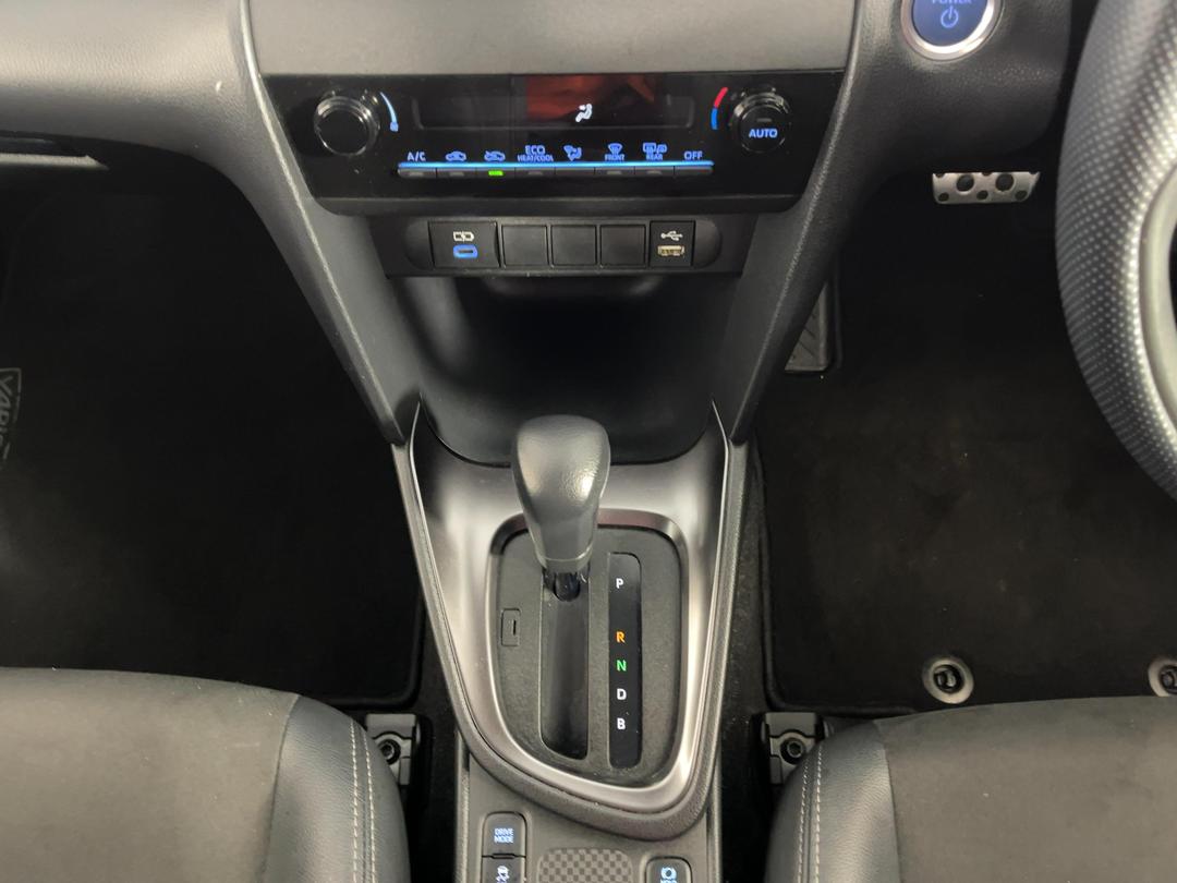 Photo '18' of Toyota Yaris Cross