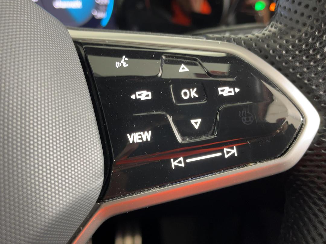 Photo '24' of Volkswagen Golf