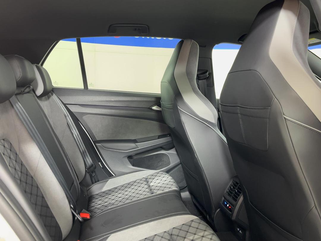 Photo '20' of Volkswagen Golf
