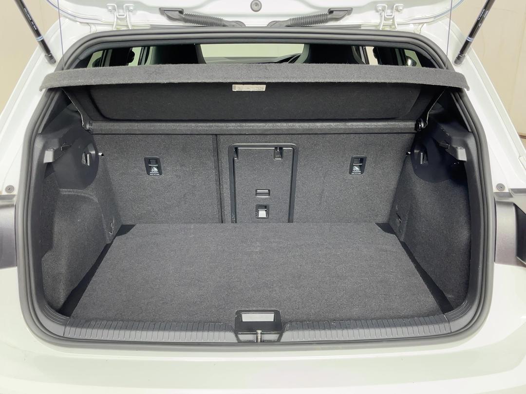 Photo '14' of Volkswagen Golf