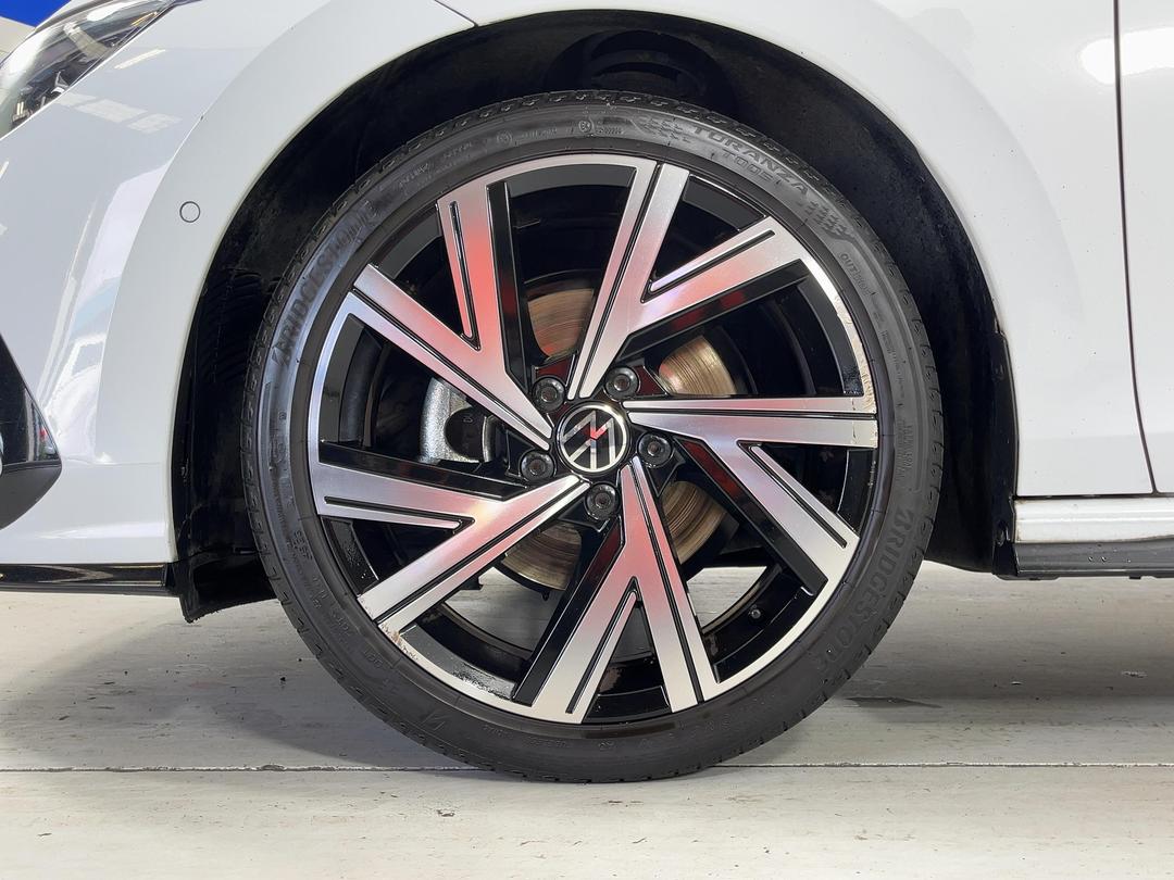 Photo '10' of Volkswagen Golf