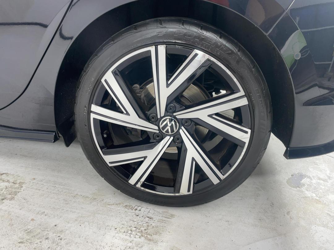 Photo '11' of Volkswagen Golf