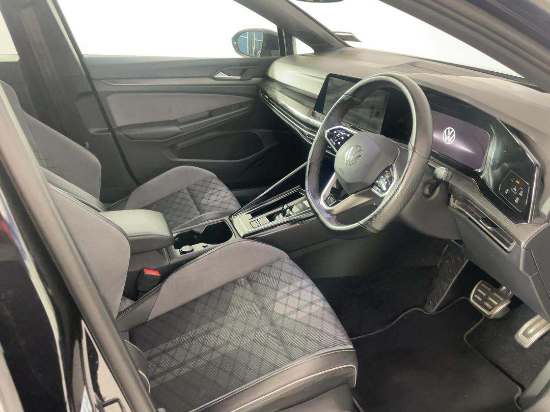 Photo '16' of Volkswagen Golf