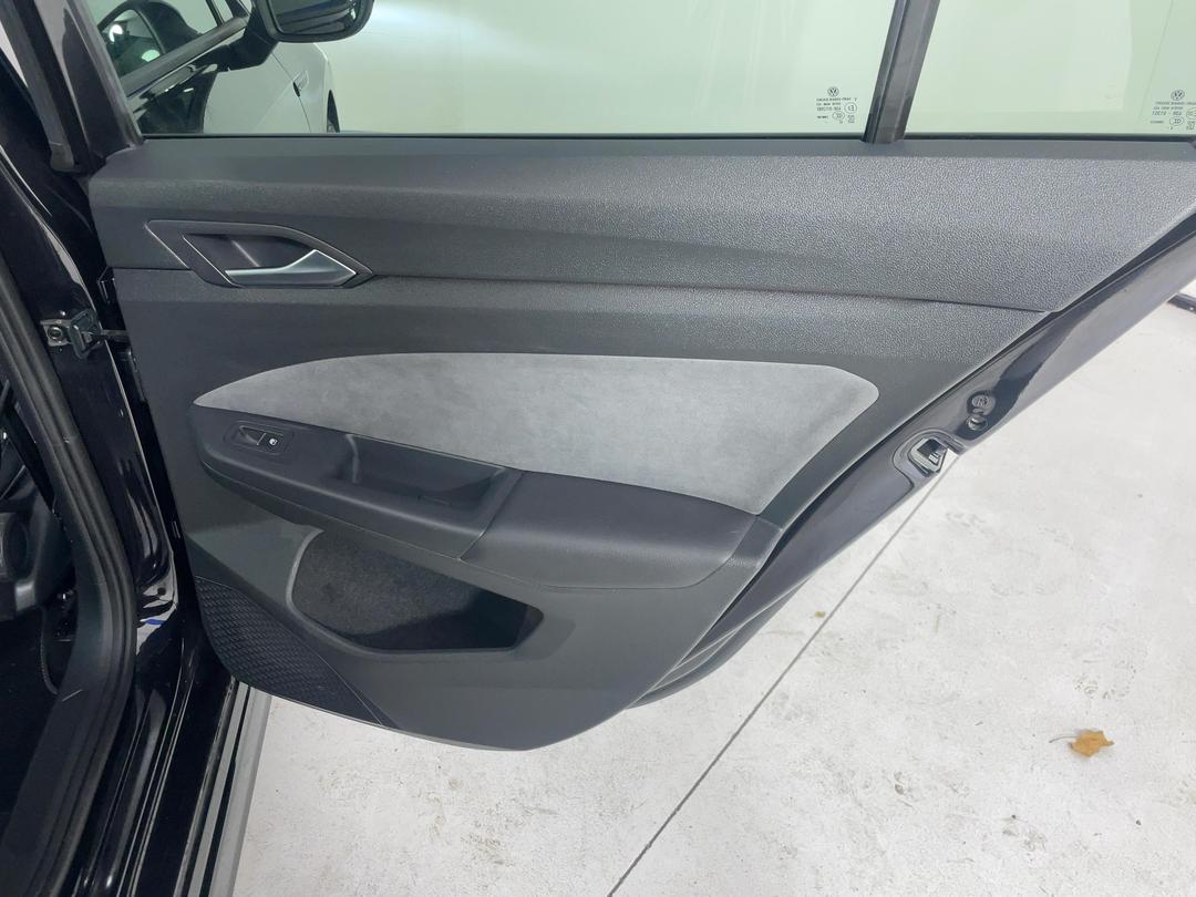 Photo '19' of Volkswagen Golf