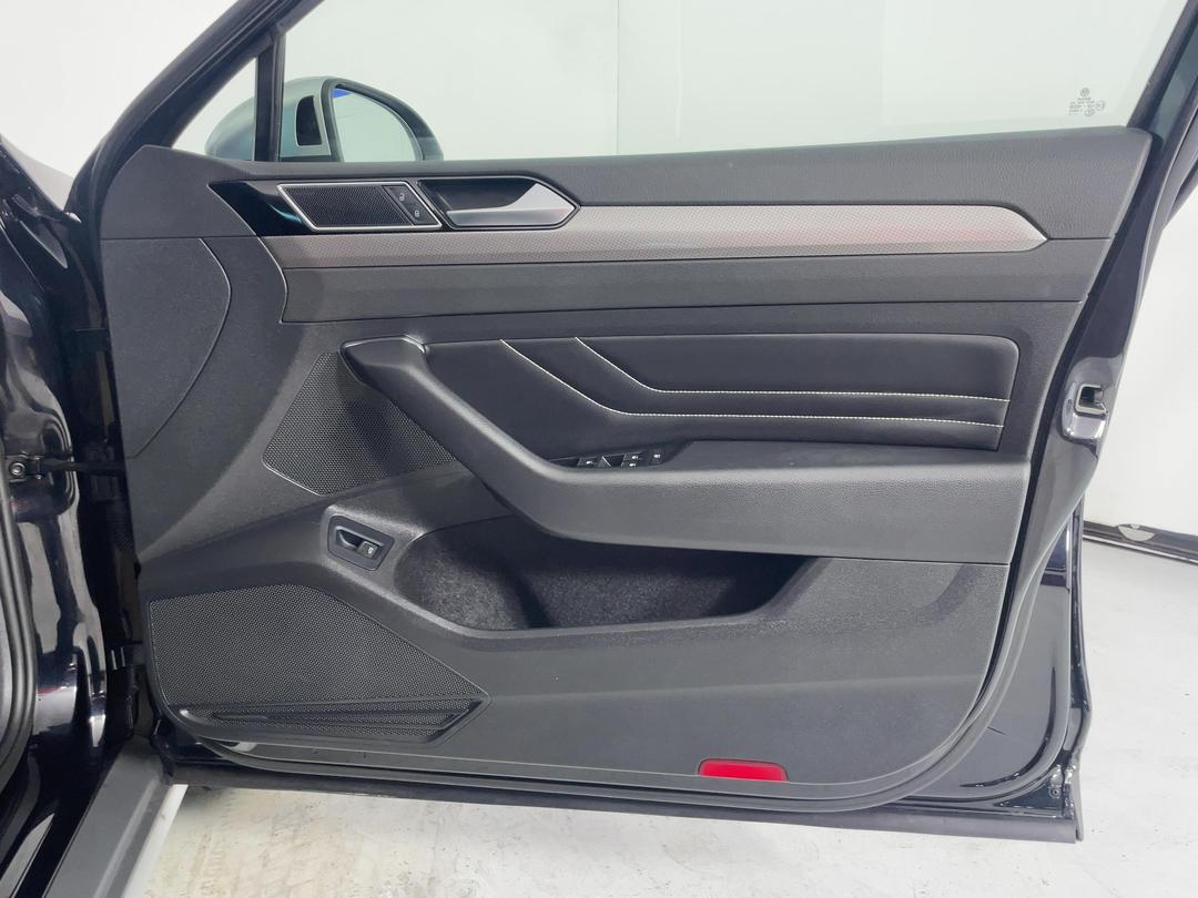 Photo '15' of Volkswagen Passat
