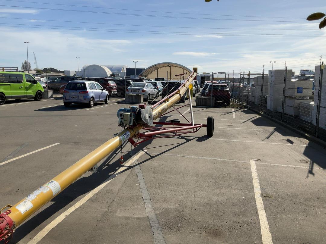 Photo '5' of Westfield WRX 8/51 Mobile Grain Auger Auger Drive