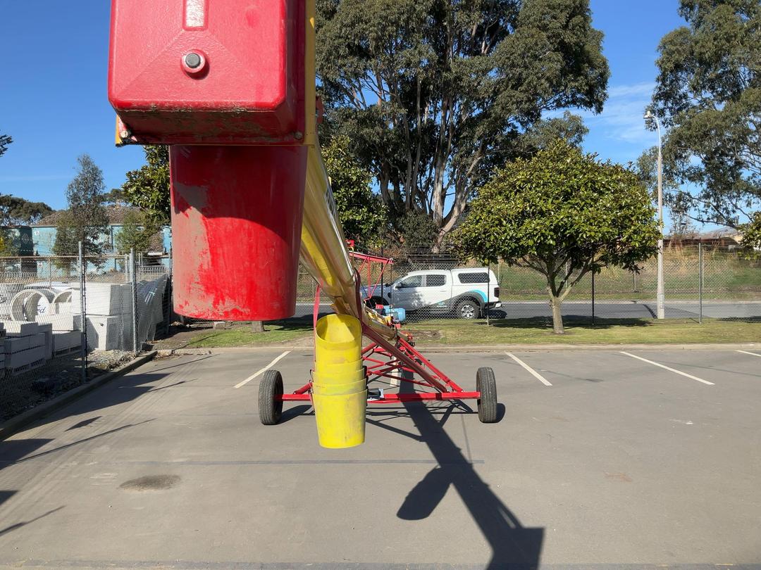 Photo '8' of Westfield WRX 8/51 Mobile Grain Auger Auger Drive