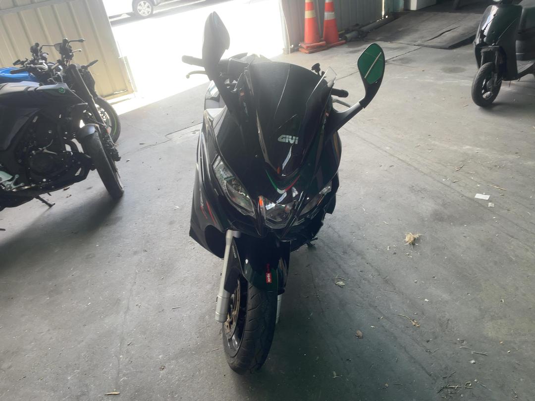 Photo '3' of Aprilia SRV 850 ABS