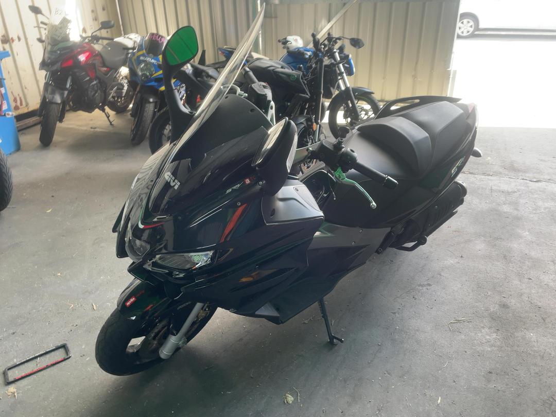 Photo '4' of Aprilia SRV 850 ABS