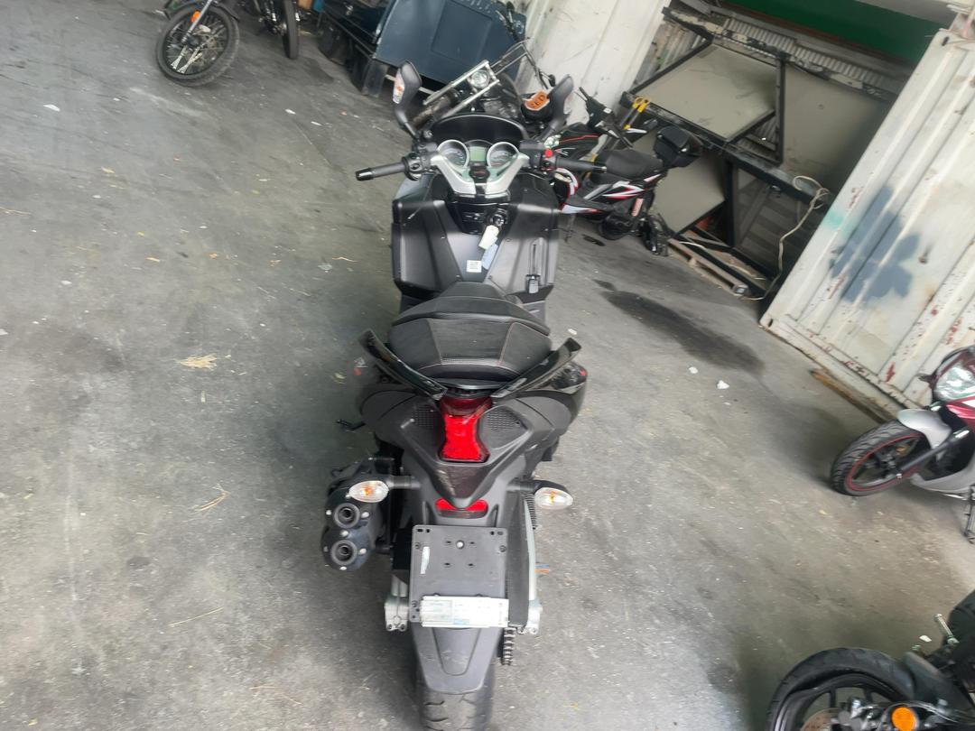 Photo '6' of Aprilia SRV 850 ABS