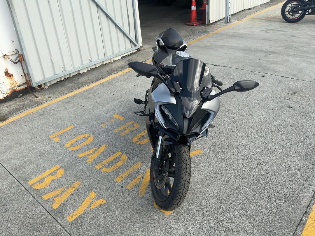 Photo '3' of Cfmoto 300SR no submodel