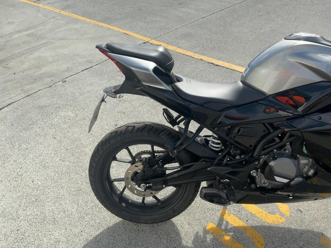 Photo '15' of Cfmoto 300SR no submodel