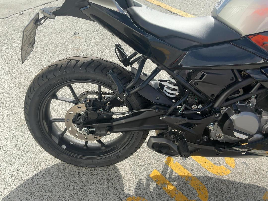 Photo '21' of Cfmoto 300SR no submodel