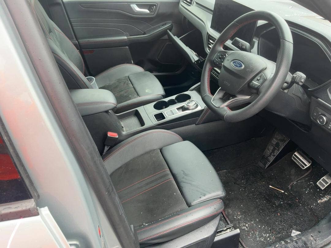 Photo '15' of Ford Escape ST-Line X AWD Fhev