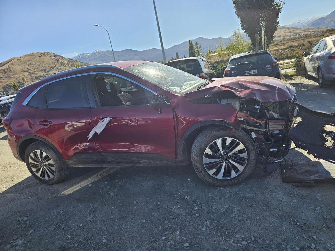 Photo '2' of Ford Escape Titanium