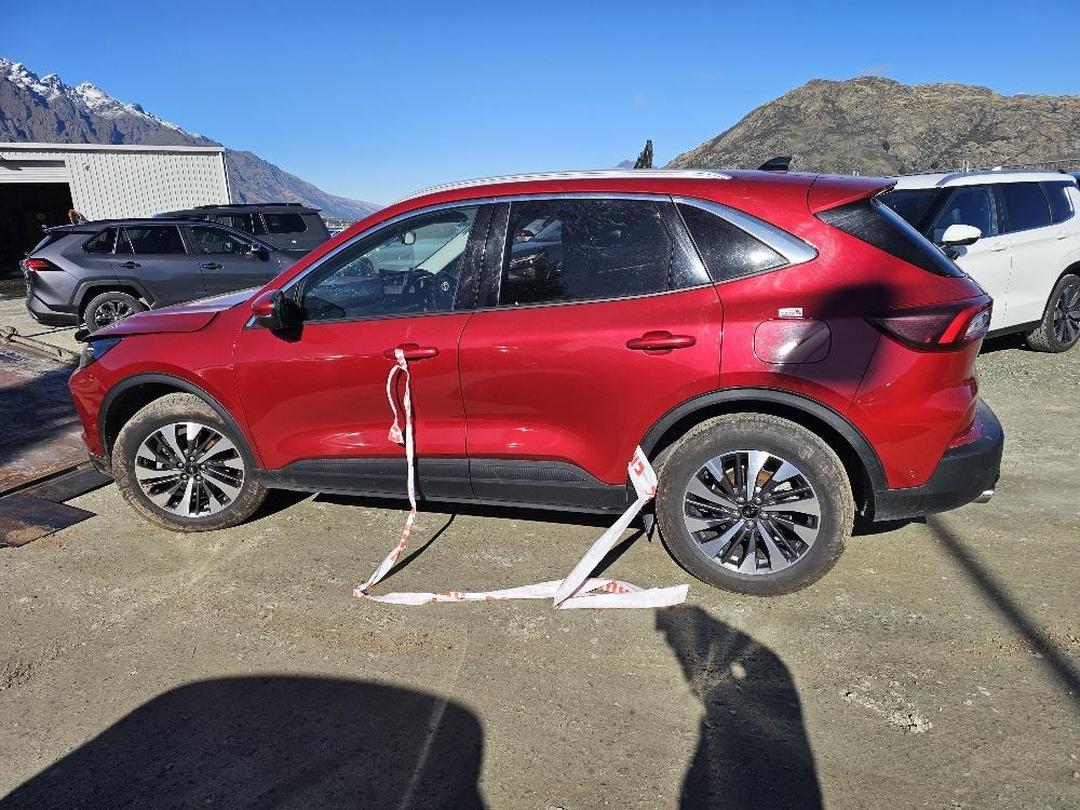 Photo '8' of Ford Escape Titanium