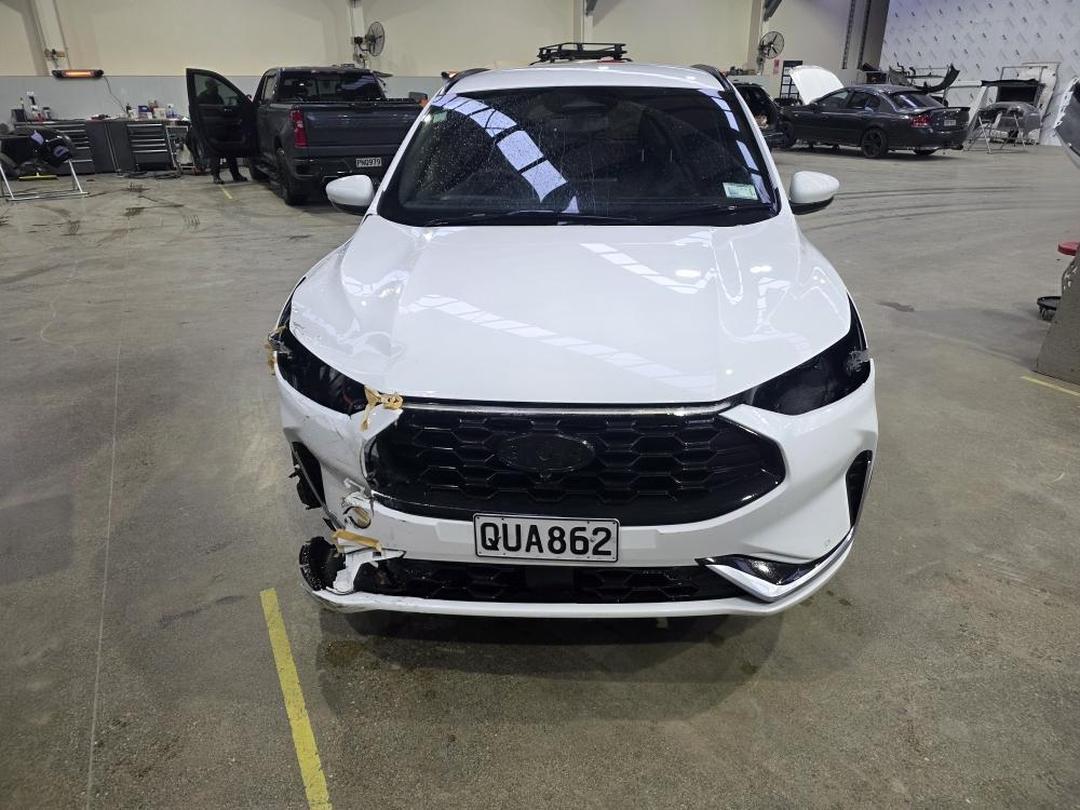 Photo '2' of Ford Escape ST-Line X AWD Fhev