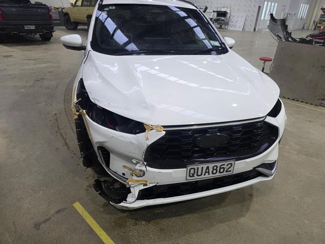 Photo '3' of Ford Escape ST-Line X AWD Fhev
