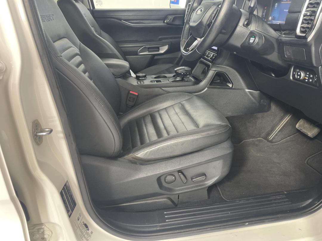 Photo '16' of Ford Everest