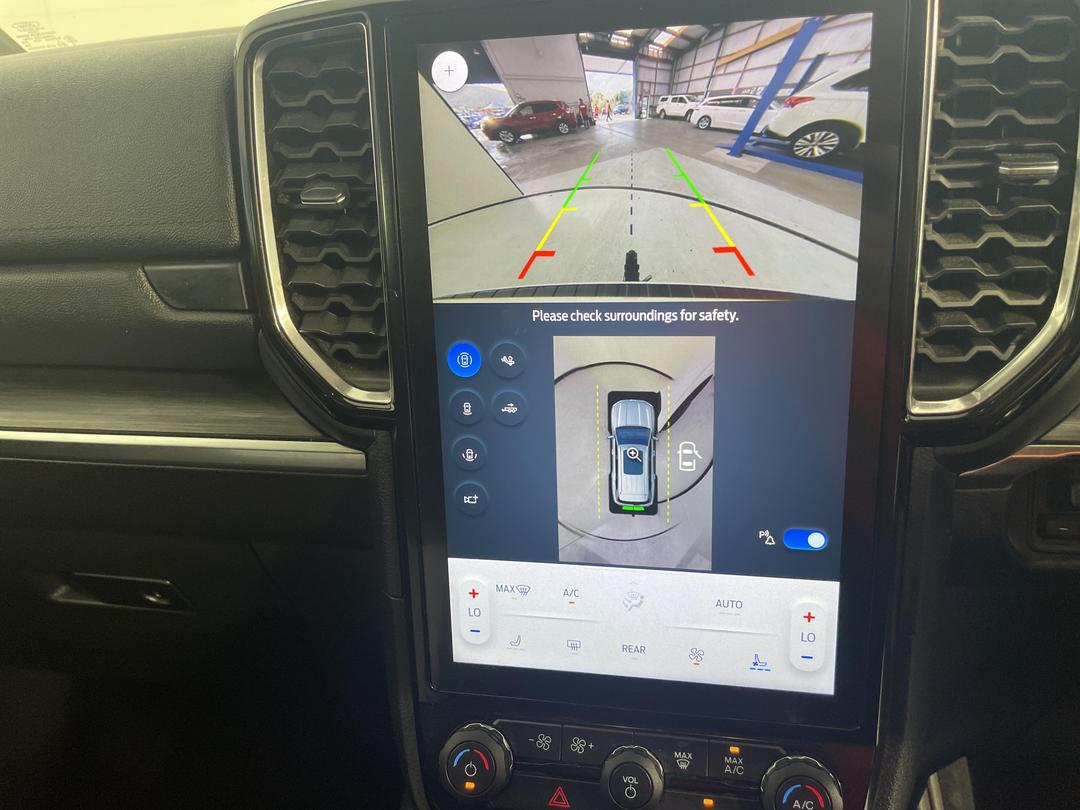 Photo '24' of Ford Everest