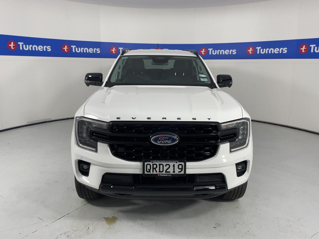 Photo '2' of Ford Everest