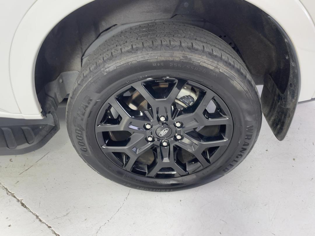 Photo '11' of Ford Everest
