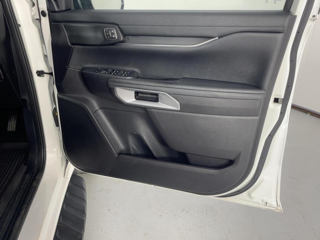 Photo '15' of Ford Everest