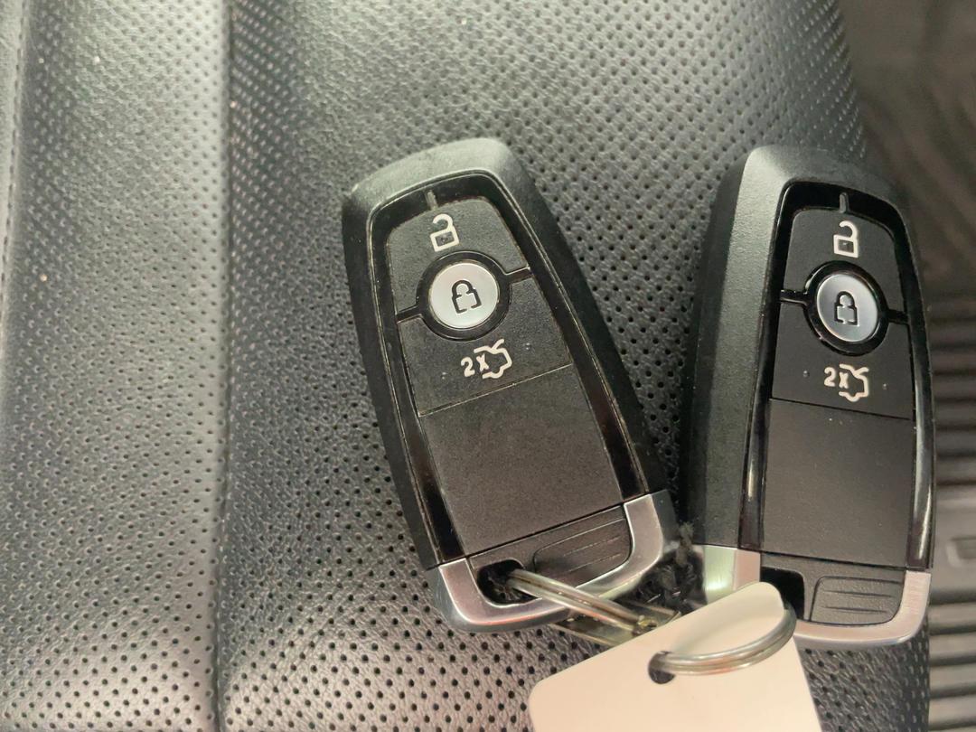 Photo '22' of Ford Everest