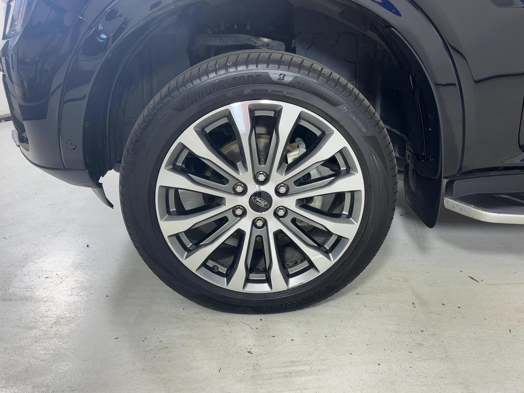 Photo '10' of Ford Everest