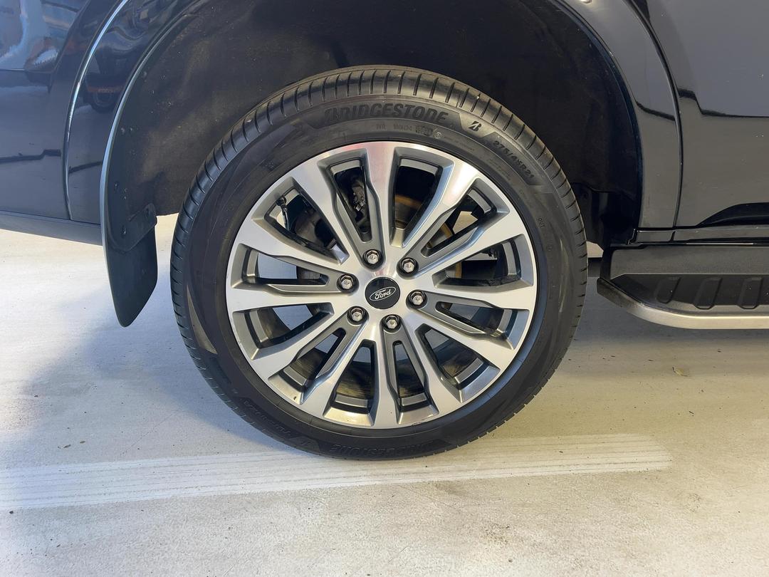Photo '12' of Ford Everest