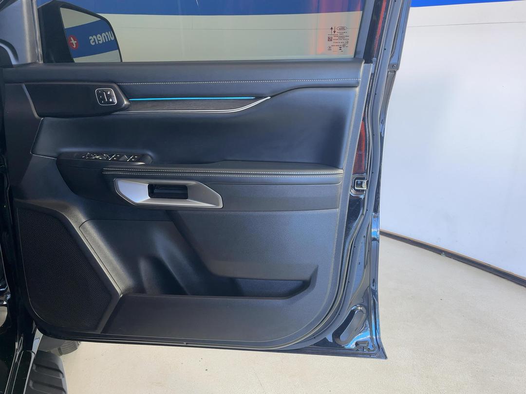Photo '15' of Ford Everest
