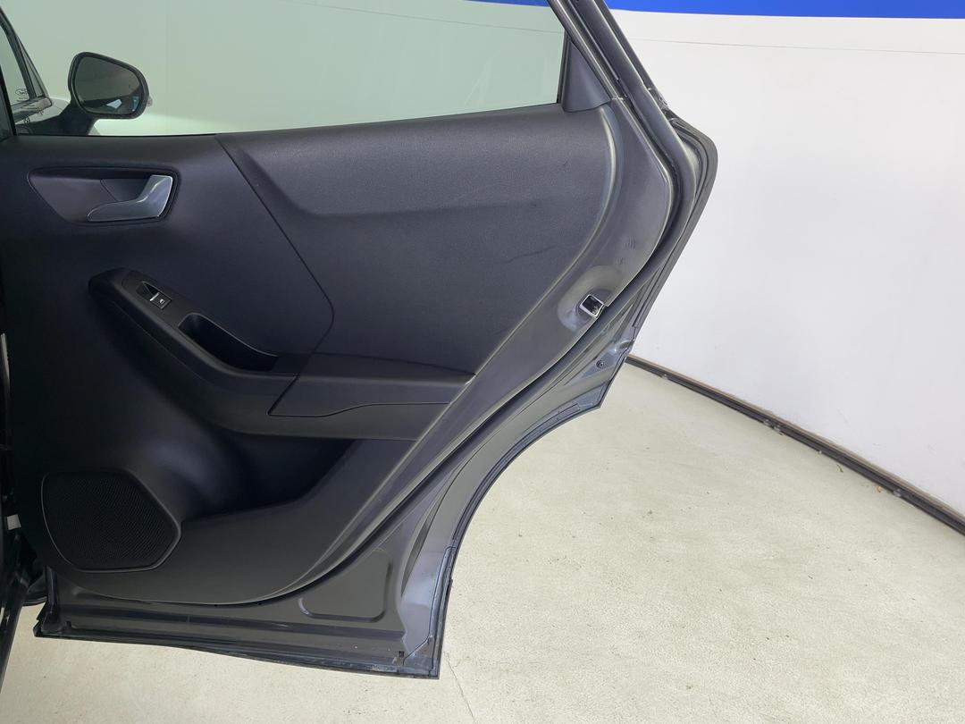 Photo '19' of Ford Puma