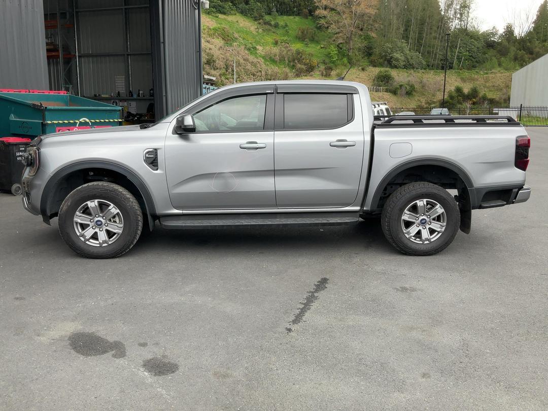 Photo '4' of Ford Ranger XLT Double CAB W/SA Photo '4' of Ford Ranger XLT Double CAB W/SA