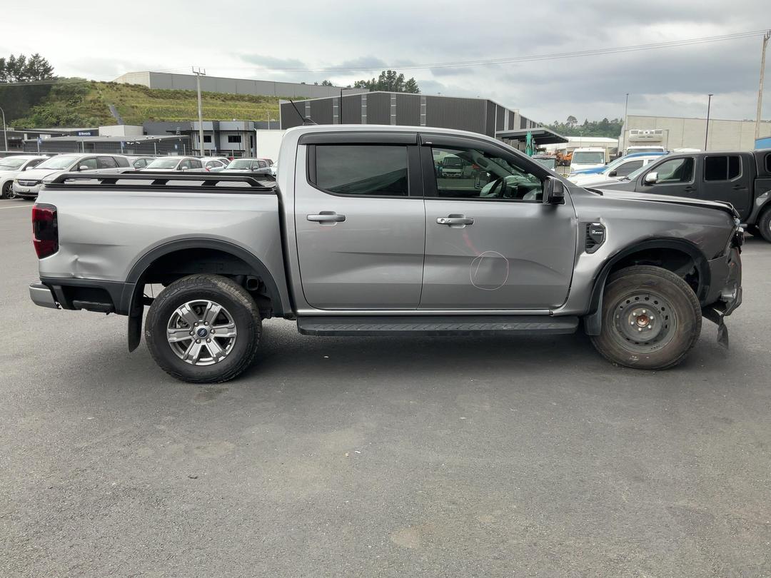 Photo '8' of Ford Ranger XLT Double CAB W/SA Photo '8' of Ford Ranger XLT Double CAB W/SA