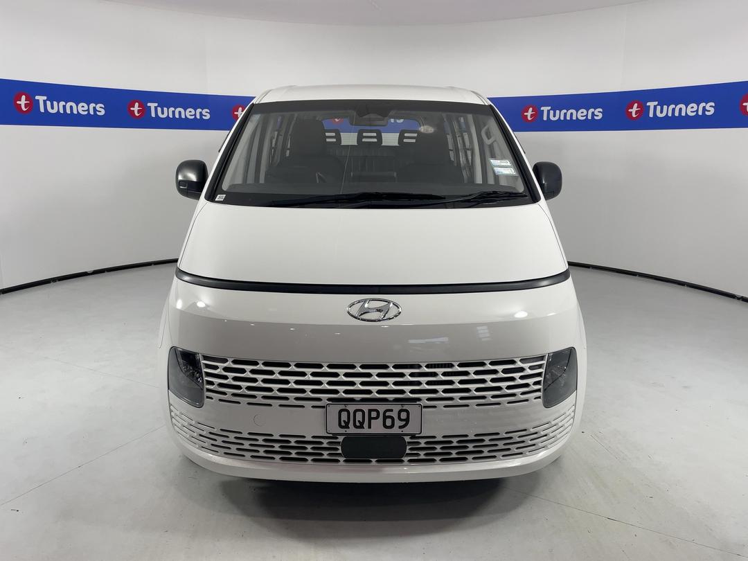 Photo '2' of Hyundai Staria Load