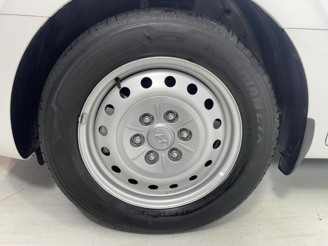 Photo '10' of Hyundai Staria Load
